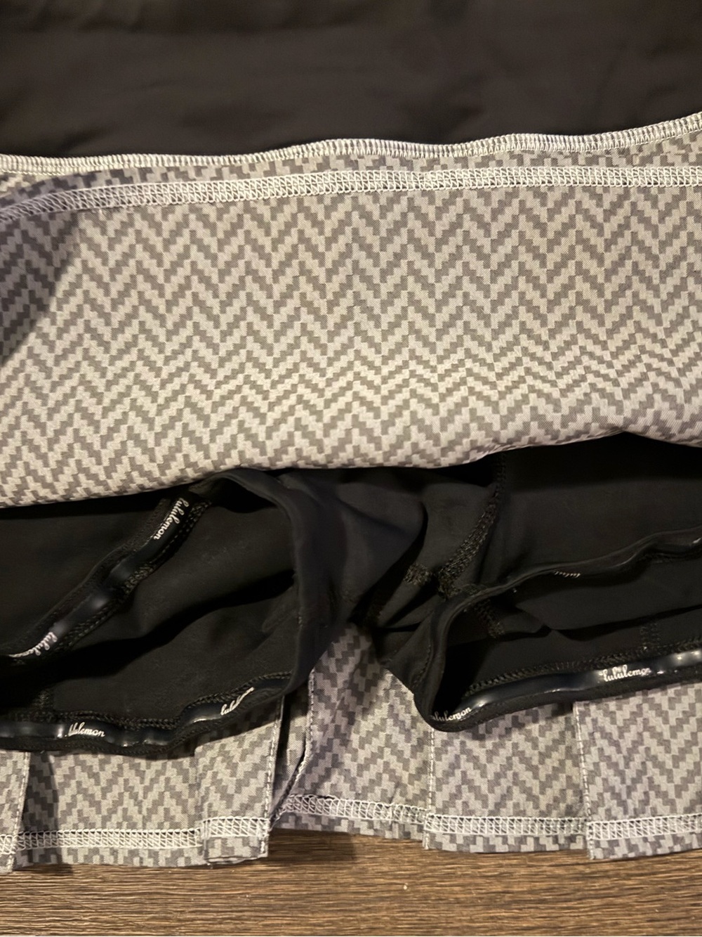 Lululemon Run Pace Setter Skirt 4-way Stretch Herringbone Black/White Size 8 - Picture 3 of 5